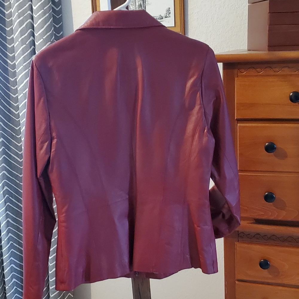 Leather jacket - Picture 2 of 3